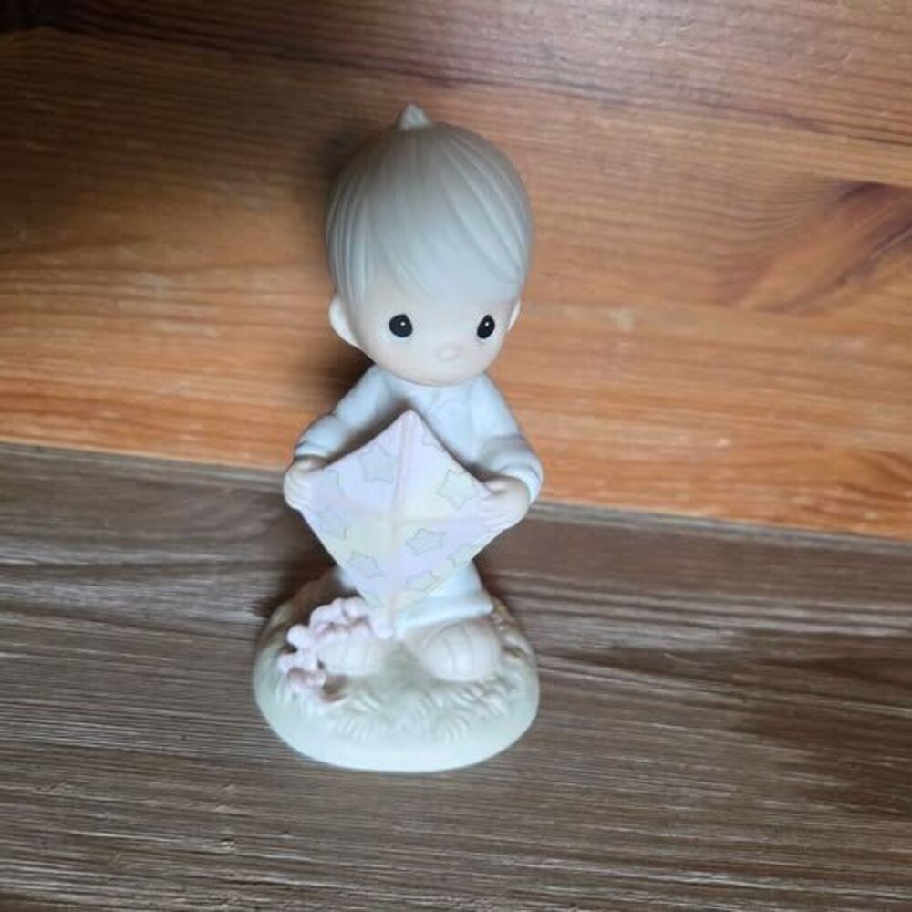 1989 Precious Moments Boy "High Hopes"